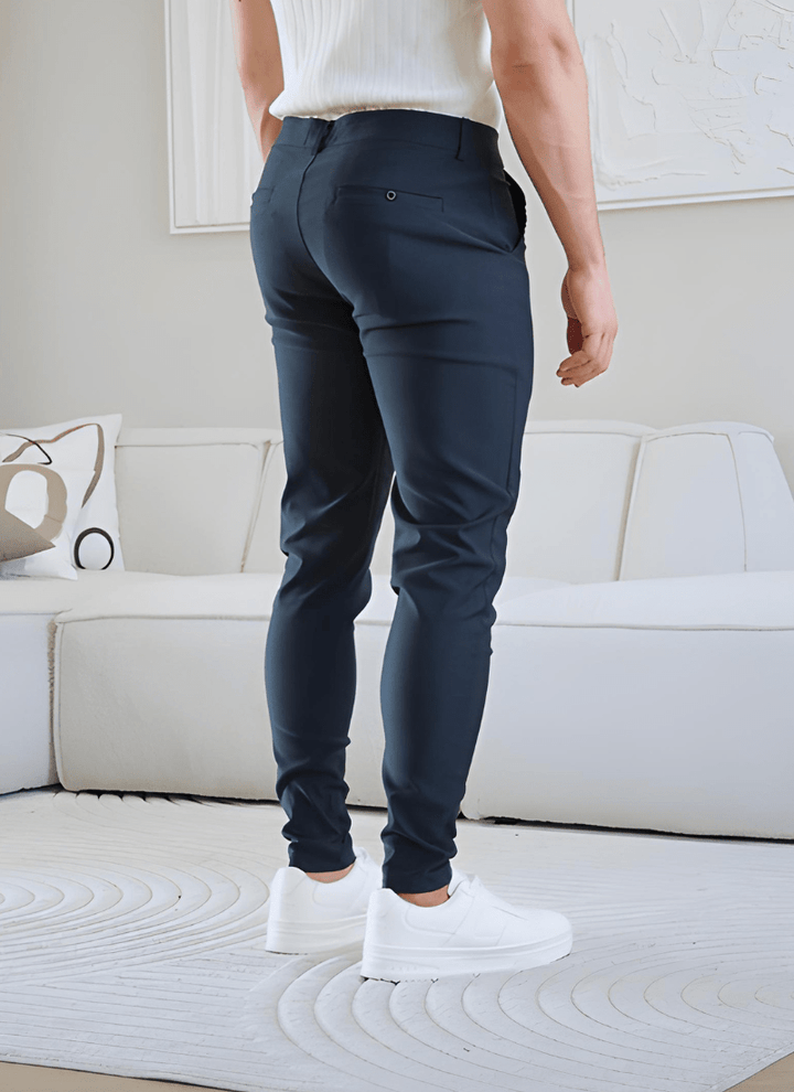 Leichte Chinos