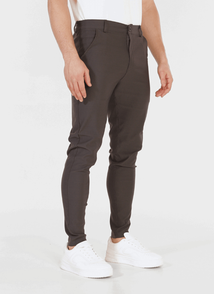 Leichte Chinos
