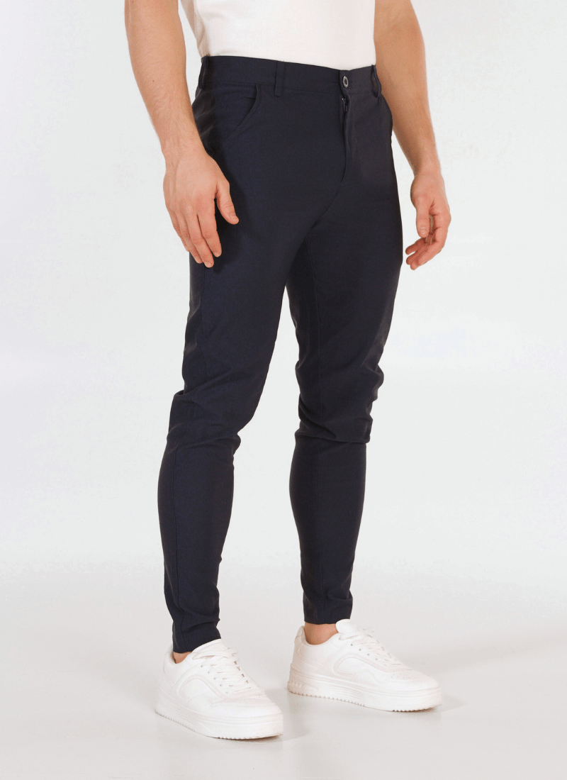 Leichte Chinos