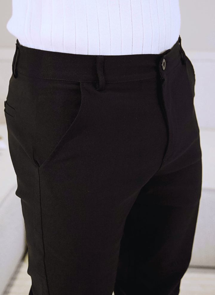 Leichte Chinos