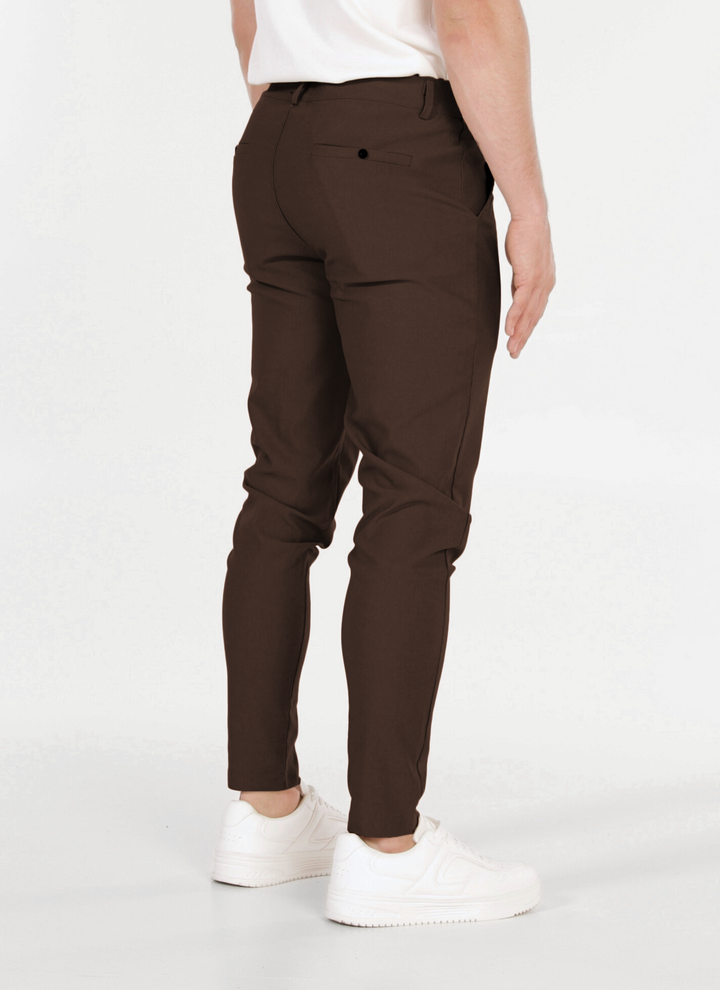Leichte Chinos